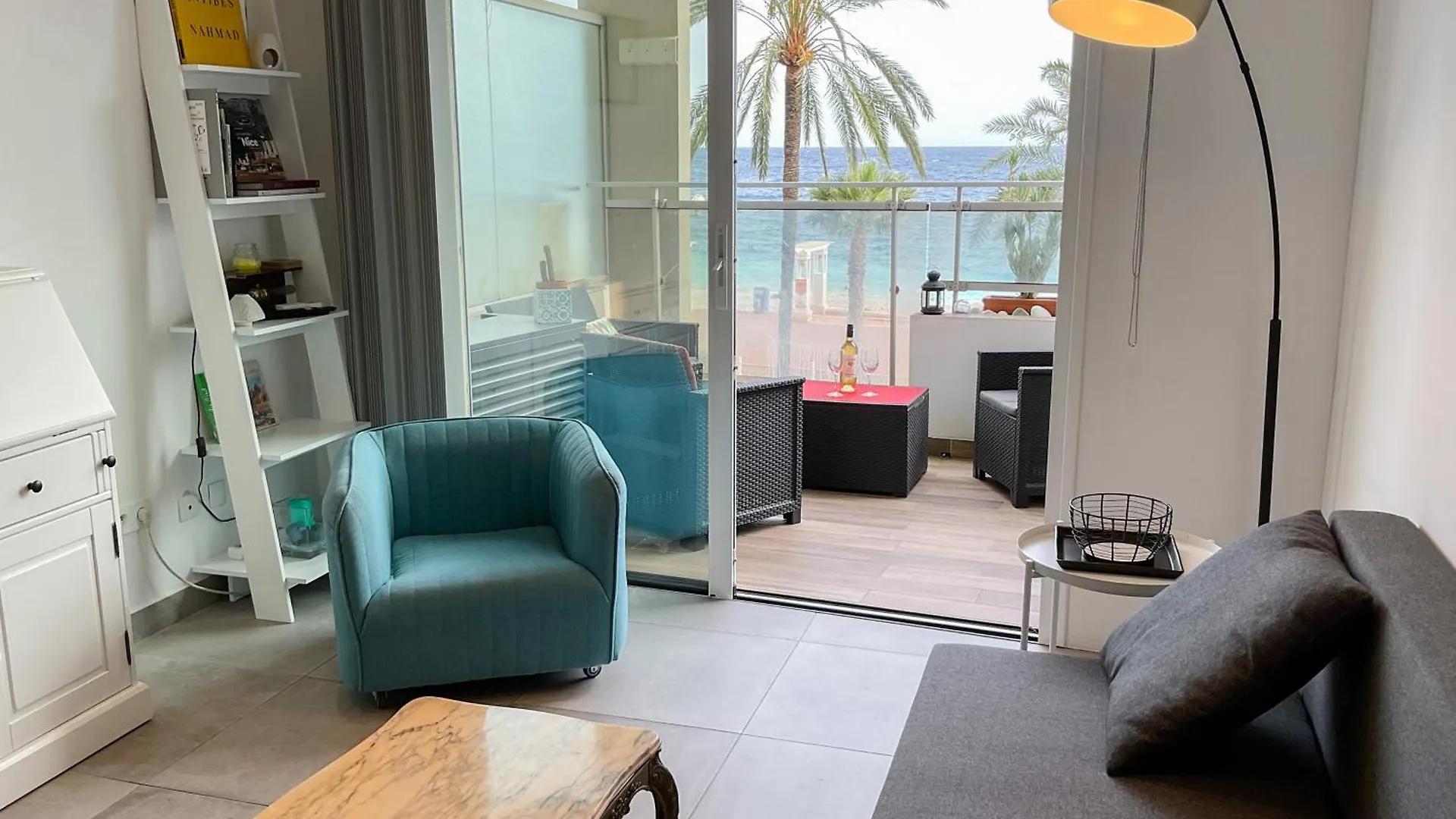 La Prom 2 - A Two Bedroom Apartment With A Sea View Nice